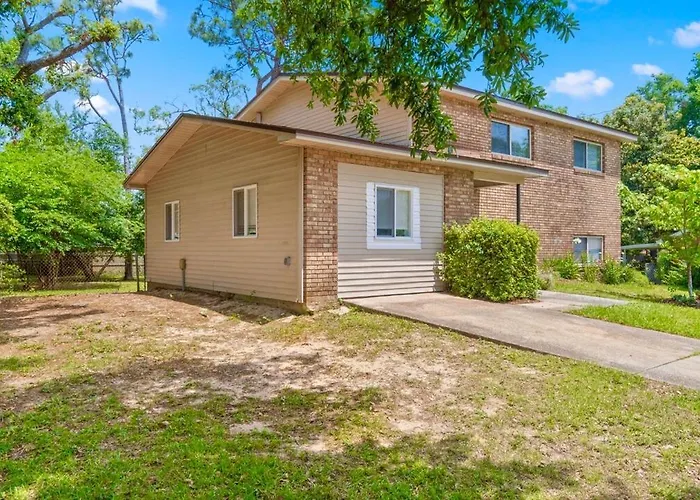 Perfect Getaway Near Beaches & Downtown! Apartment Pensacola