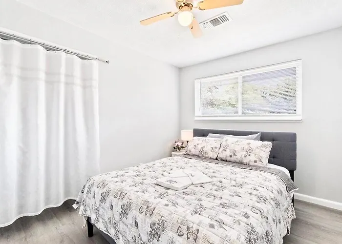 Apartment Perfect Getaway Near Beaches & Downtown! Pensacola