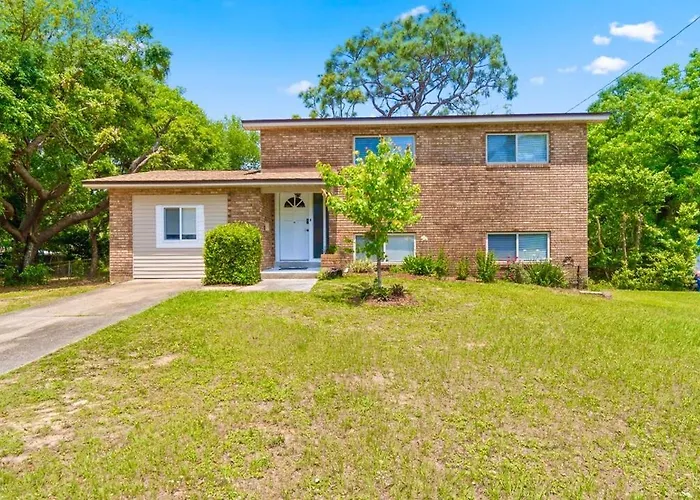Perfect Getaway Near Beaches & Downtown! *